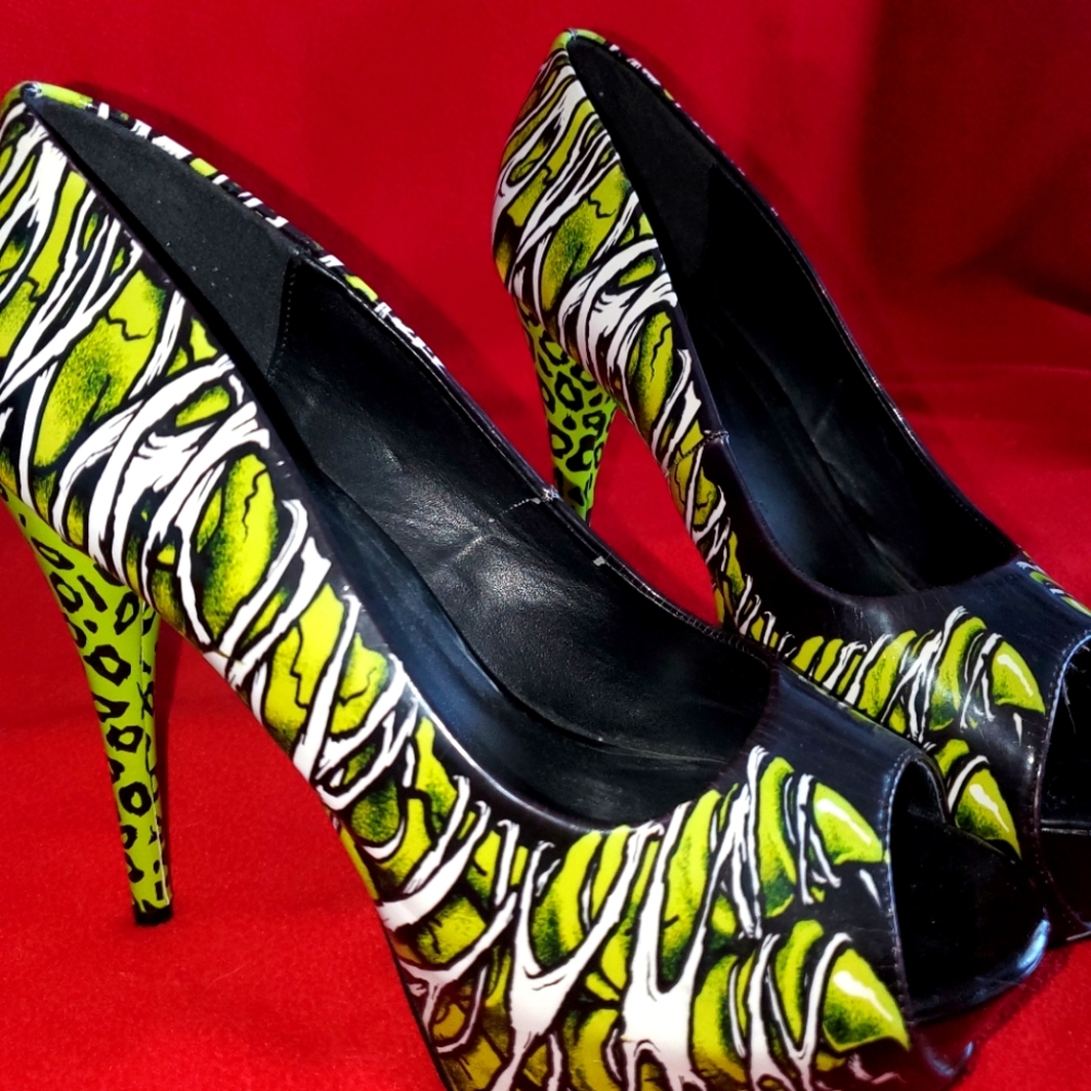 Too Fast Brand Smokin High Heel Shoes green zombie